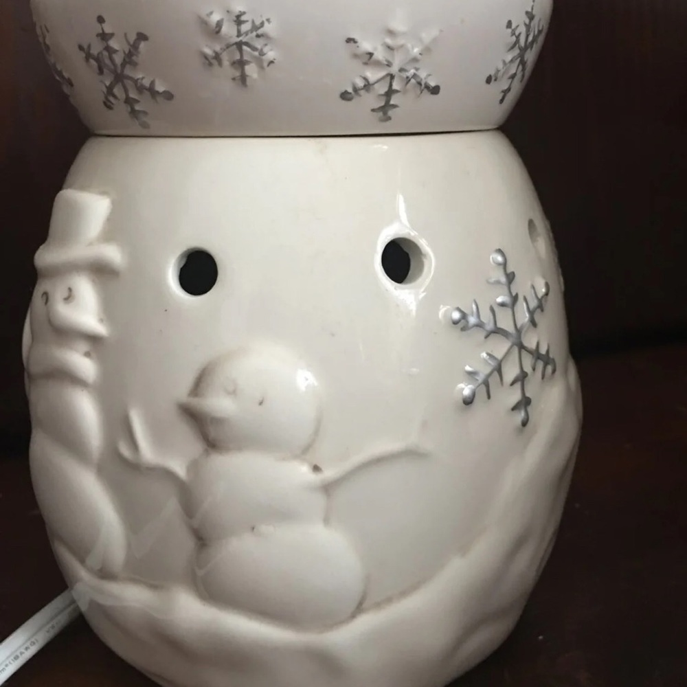 Scentsy Snow Day wax warmer